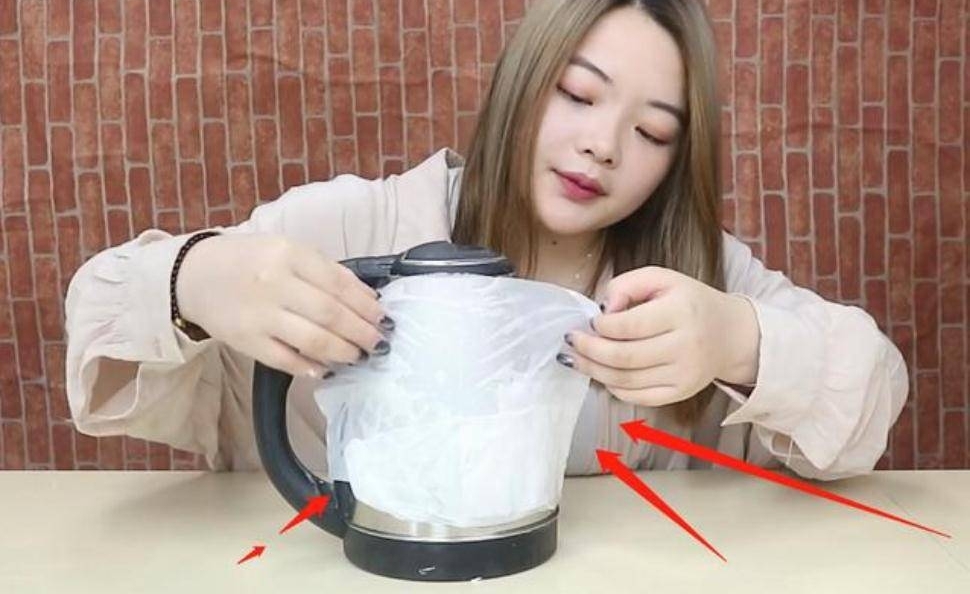 ���̽���1���취���ѵ�ˮ���Ϸ�һ��ֽ��������˼Ҽһ����ķ���
