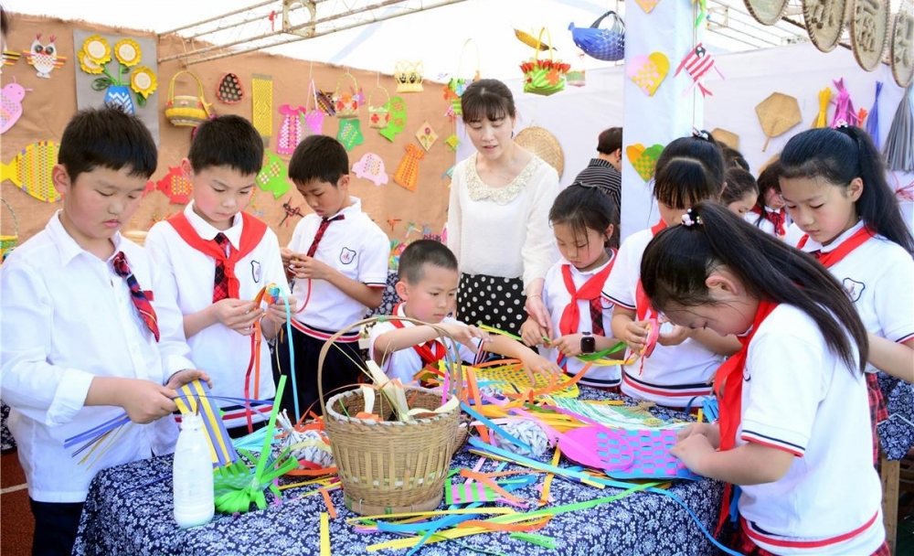 达州市第九届中小学生艺术节艺术工作坊、艺术作品展评