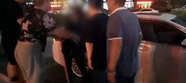 女代驾遭醉酒男调戏殴打 被威胁“把她给灭了”