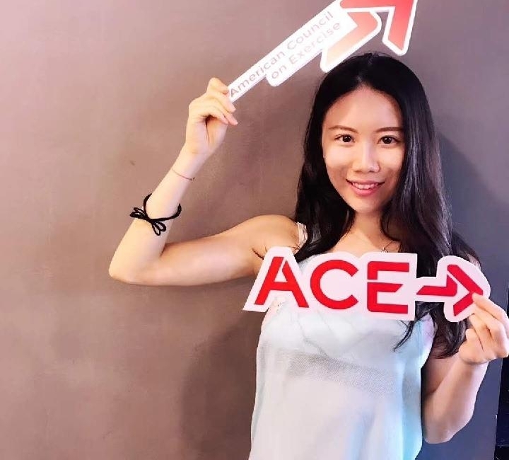����Ӣ����У�˶������ˣ���ѧʱ���ֵܽ��ý������������