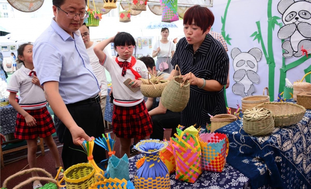 达州市第九届中小学生艺术节艺术工作坊、艺术作品展评