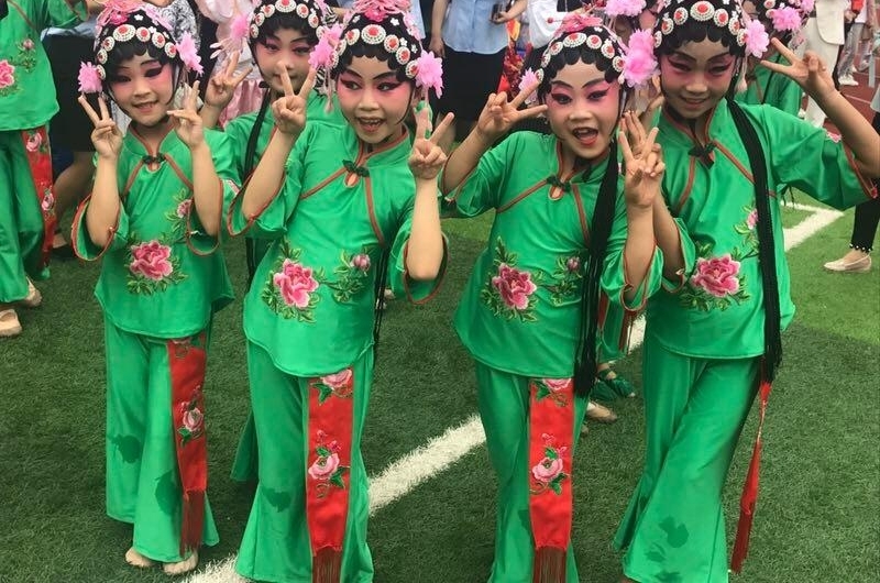 ���������Сѧ���е����촫ͳ�Ļ�������