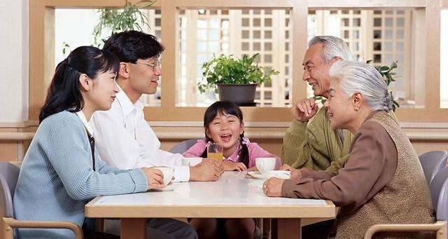 哥哥出车祸离世,嫂子怀着孩子改嫁,孩子出生大家却都开心的笑了