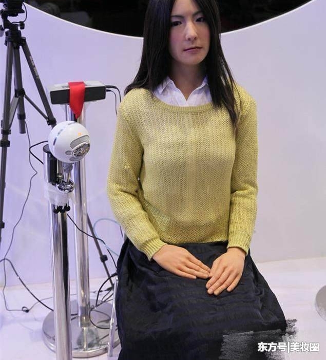 国内首个美女机器人诞生,机器人老婆将成为家庭中的一员?