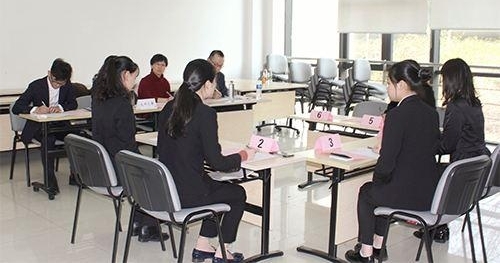 �廪��ҵ��̸��ְ����:���Գɹ��ʺܵ� ���Ǹ�Խ��Խǿ