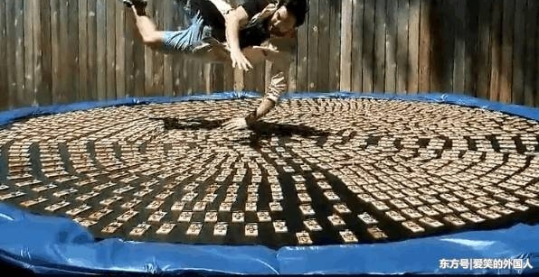 ��������ʵ������1���ǿ��������з���, ���������ڲ���