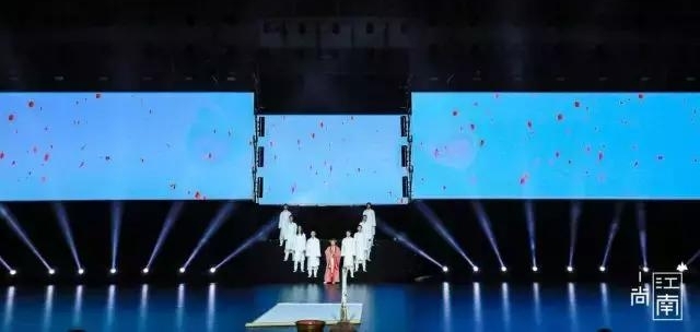 �Ļ���磬ʱ������ح2018���Ϲ���ʱװ��ʢ��Ļ