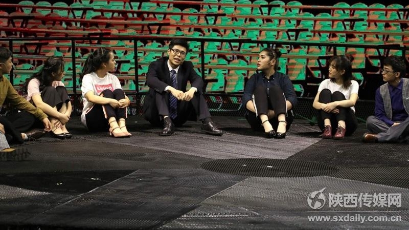 话剧《寻找师昌绪》西安首演“戏中戏”手法演绎大国工匠精神