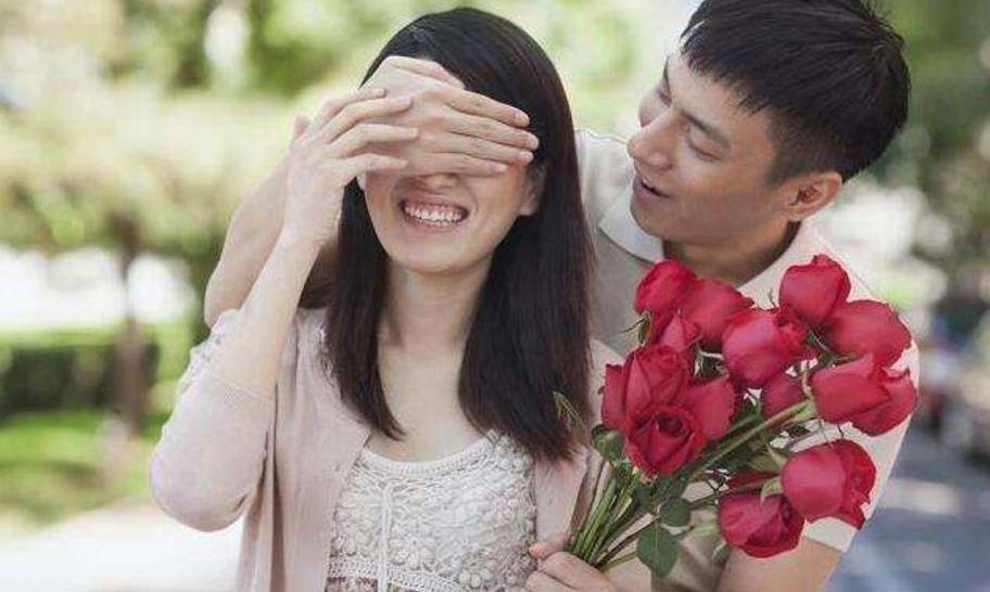 哥哥出车祸离世,嫂子怀着孩子改嫁,孩子出生大家却都开心的笑了