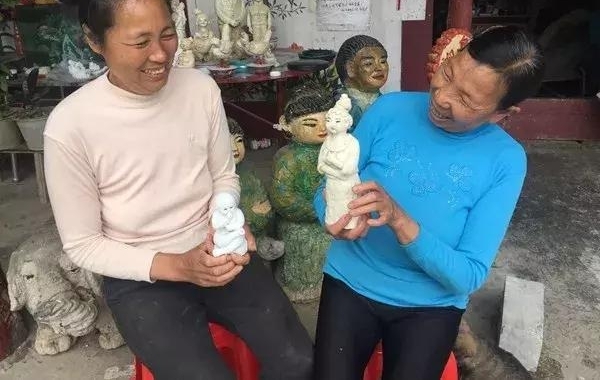 邬良英|崇德向善的“梵高奶奶”