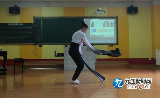 �׺�ѧУ��ʮ��������֮��С��������㡱���մ�������