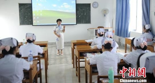 ����ҽѧ���ڿ����΢��Ӱ��� �Է���΢��Ӱ������ʿ��