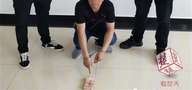 �����ֱߺ�˯ ���� T ������̽ 5 ���ӵ��� 1.8 ��
