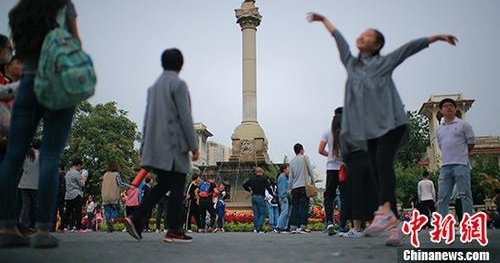 天津海河英才计划:40岁以下本科毕业生可直接落户