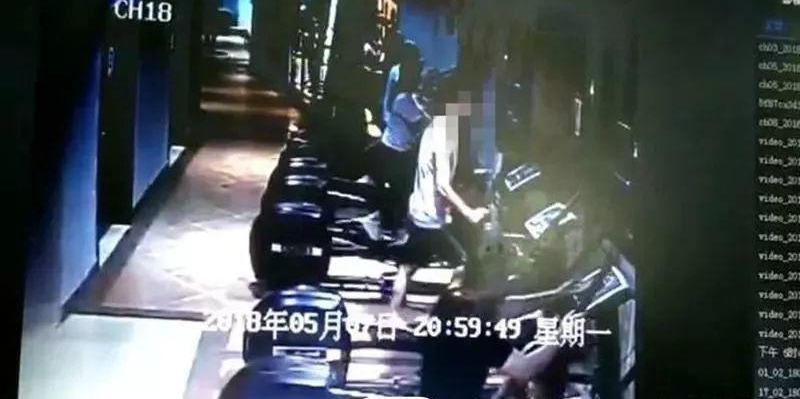 广西:健身馆“顺走”手机,小偷竟还叫失主报警??