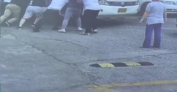 ��������Ա������ͳ��� 20��λ�������Ƴ�����