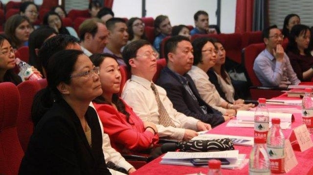 ���Ľ��ѧ������ѧ�����ֻ�������Ϻ��Ⱦŵ�ͬʱ����