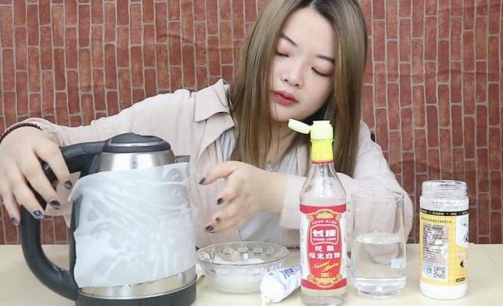 ���̽���1���취���ѵ�ˮ���Ϸ�һ��ֽ��������˼Ҽһ����ķ���