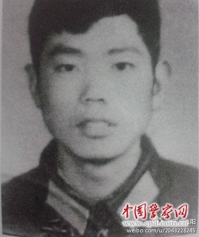 郝金木:勇敢扑向身藏手榴弹犯罪嫌疑人