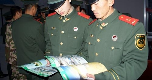 ���۾��ˣ�һ֧�����ںϲ��ɺ��ӵ�����