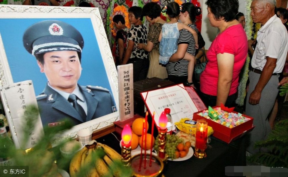 身价过亿的“高富帅”两返火场救10名员工牺牲,伙食费每天只12元