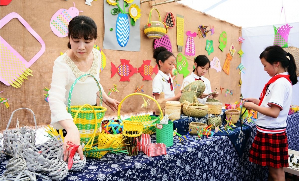 达州市第九届中小学生艺术节艺术工作坊、艺术作品展评