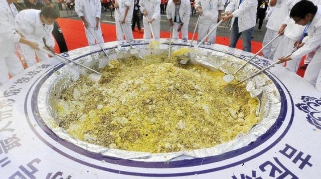 最大份扬州炒饭,够你吃上好几年,打破世界纪录却为何遭受谴责