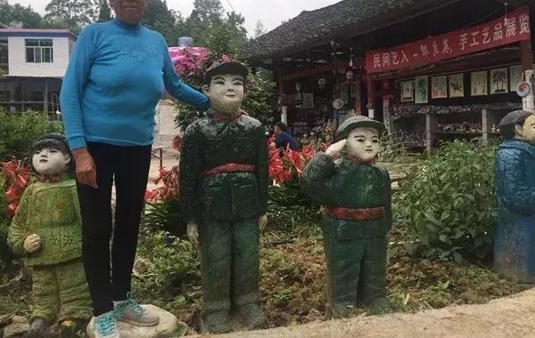 邬良英|崇德向善的“梵高奶奶”