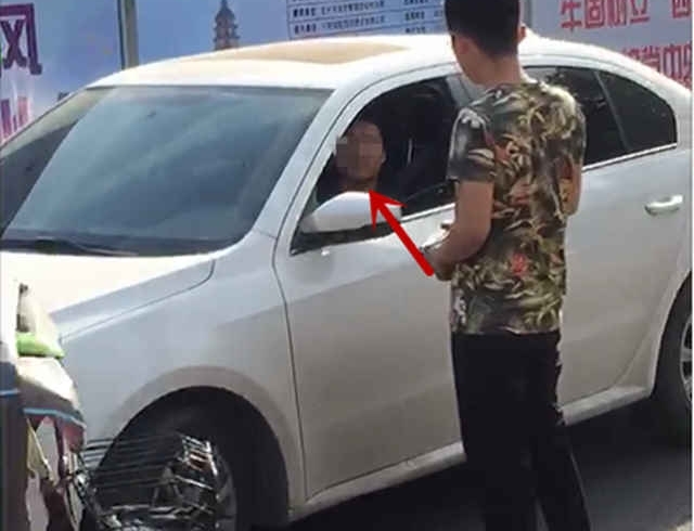 �ӱ����ݣ�Ů˾�����ж���һ���֣�����������˵�����·