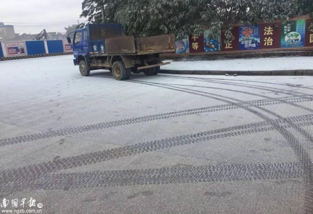 ������ѧƷй©�ֳ� ��2000ѧ������