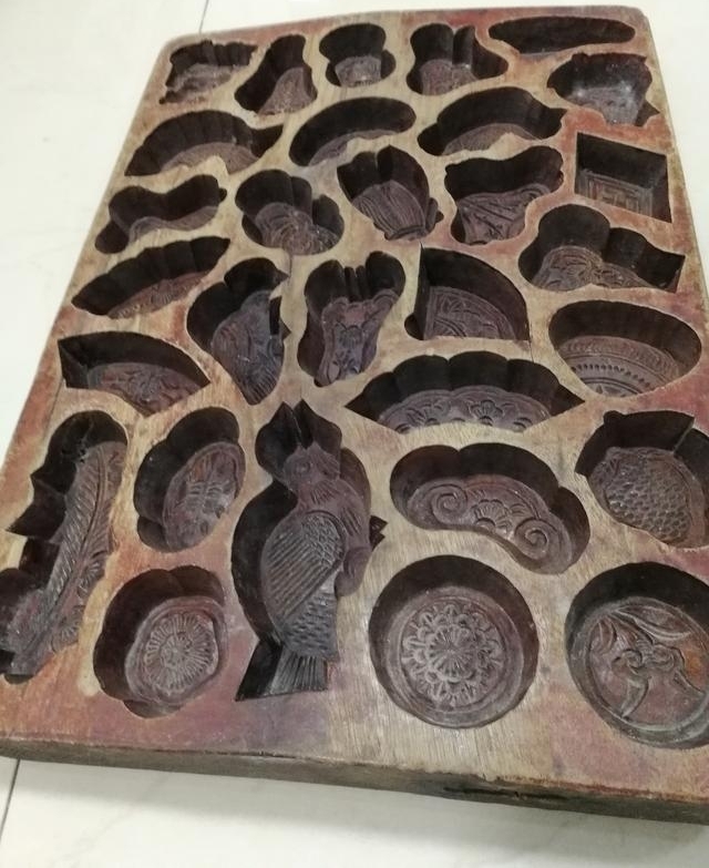 ���͸�����������һ����ľ�̸�ģ