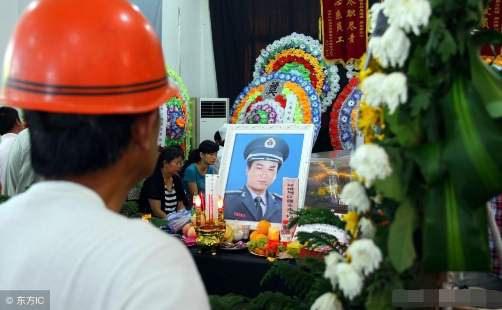 身价过亿的“高富帅”两返火场救10名员工牺牲,伙食费每天只12元