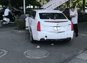 �·��������Ͼ����տ�������ײ��·�ƣ����Ҷ������ˣ�