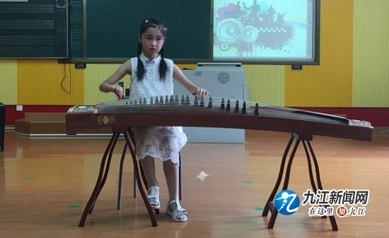 �׺�ѧУ��ʮ��������֮��С��������㡱���մ�������