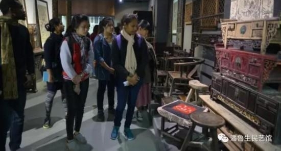 5��18���ʲ�����գ��߽��й����ղ����
