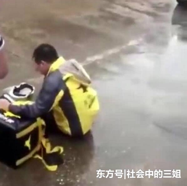 ����С���Ͳ�ʱ��糵��͵����������ʧ��ʹ�ޣ�����·�˳�ɡ��ο