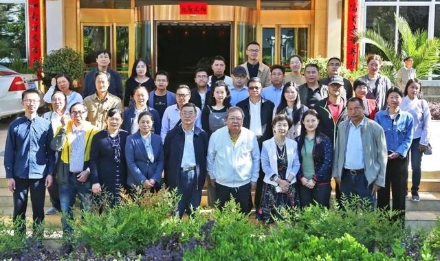 文学大咖云集丽江,为云南25名少数民族作家倾情授课