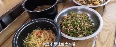 ʵ�������90��Ů�����۵��׸��״��ۣ�͵͵Ϊ�����͹�