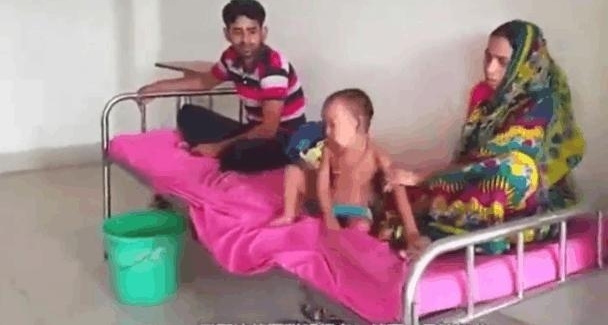 14岁女孩子嫁给亲哥哥, 看到如今孩子这样, 女孩哭了!