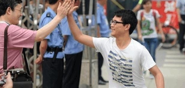 今年高考人数增加35万,是不是意味各大院校的录取分数线都会提高