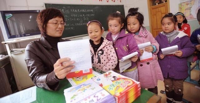 小学老师的真实收入有多少?退休老师揭开收入状况,让你想不到