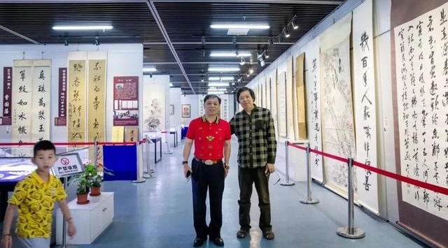 火爆的惠山区首届收藏品展落幕了,没看够?没看到?没关系,有下一次~
