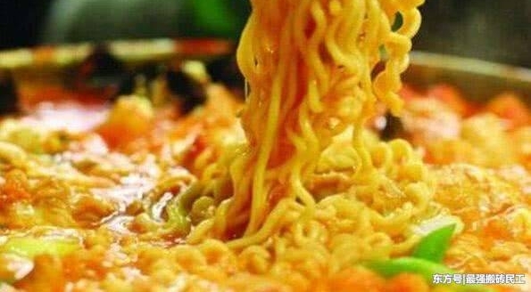 为什么方便面不做成直的,全都是弯的呢?今天总算知道了