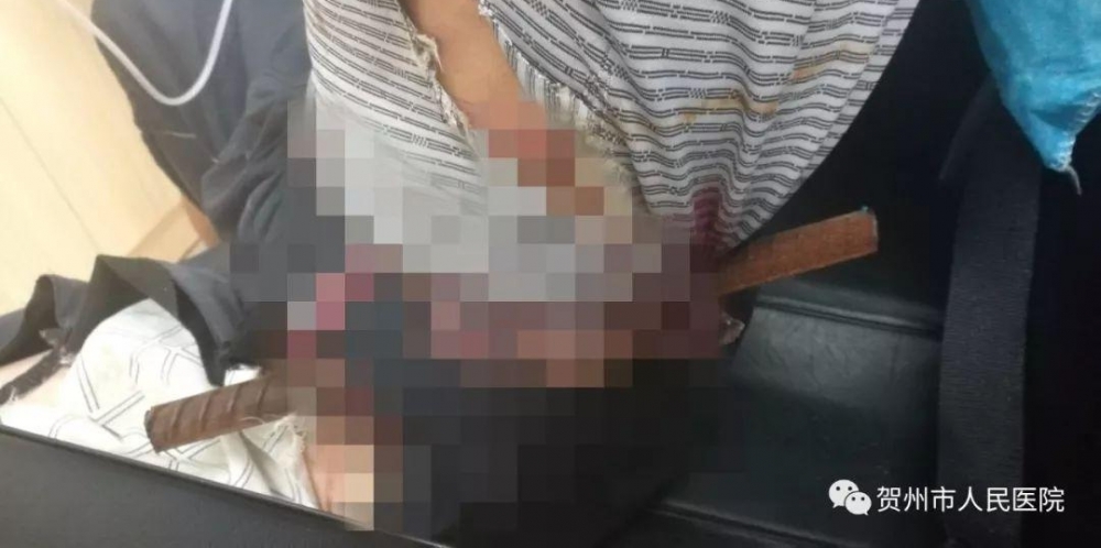 ���գ�����һ���Ӹ߿�׹�䣬��1�׳��ֽ�ᴩȫ��