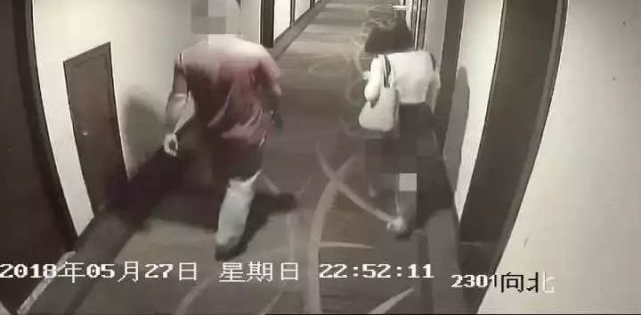 美女陪人看电影还主动送上2万8红包 真相大跌眼镜
