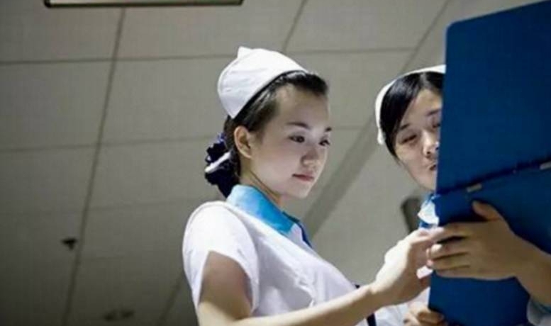 直击:90后美女女护士值夜班时,那些不为人知的“秘密”