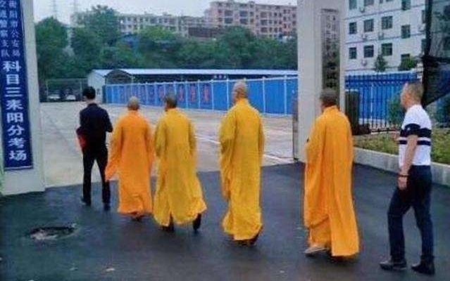 ��У��Ŀ���������ɮ�������� ����: �Ͻ�����ʿ����һ��