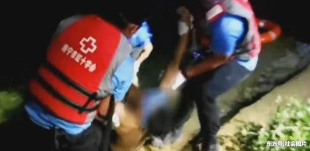 21岁男子当女性朋友的面潜35米深天然水潭,不幸溺亡!