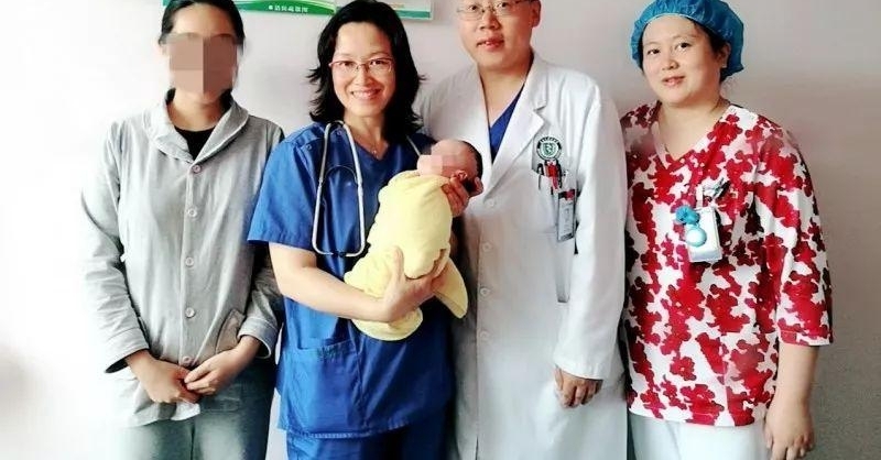 ���ˣ�Ѫɫ�ؾ���ȫ�����ֵ���ൺ����ŮӤȫ��ûѪɫ����һ�Ű�ֽ��