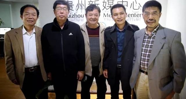 今天,我们要曝光自己的老板!